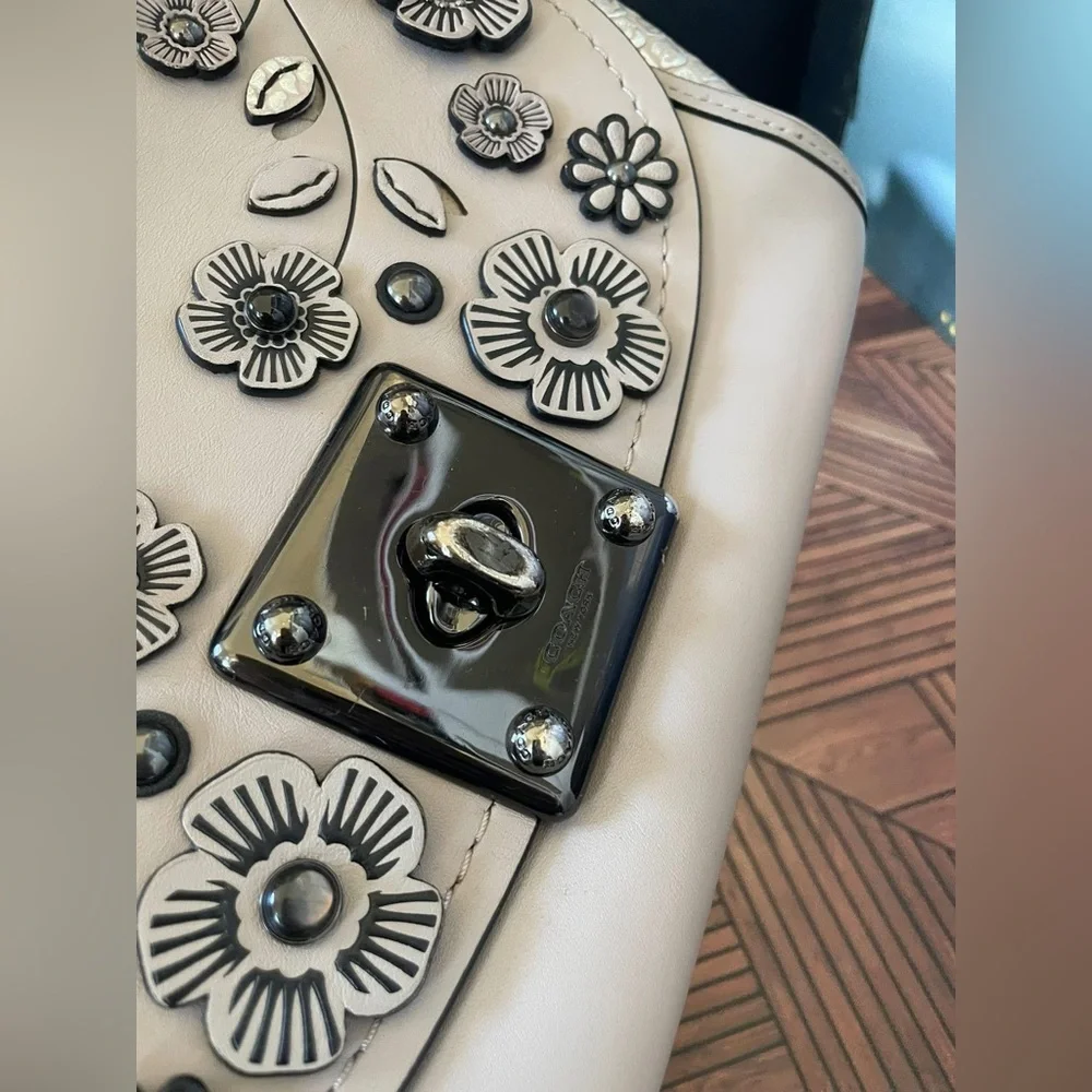 Coach Tea Rose Drifter (needs TLC) - Picture 3 of 8